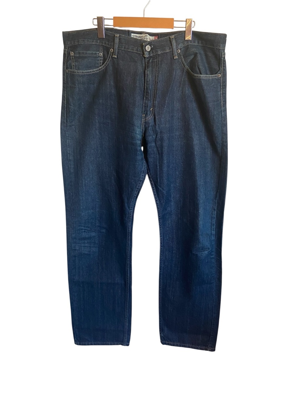 Men’s 505 straight fit  zip fly Levi’s, 505, 5pockets, good condition dark denim